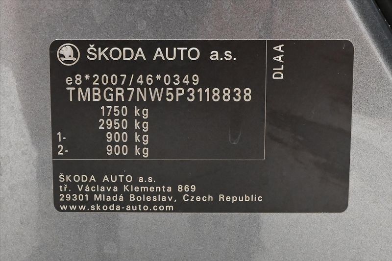 Škoda Kamiq 1,0 TSI 81 kW MONTE CARLO Záru - fotka 12 z 30