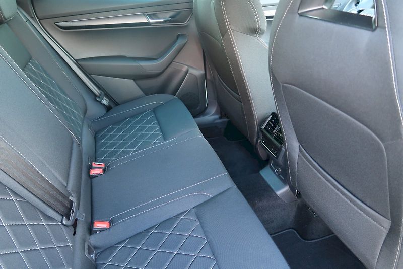 Škoda Karoq (2025) SportLine 2,0 TDi/110 kW 4X4DS - fotka 9 z 32