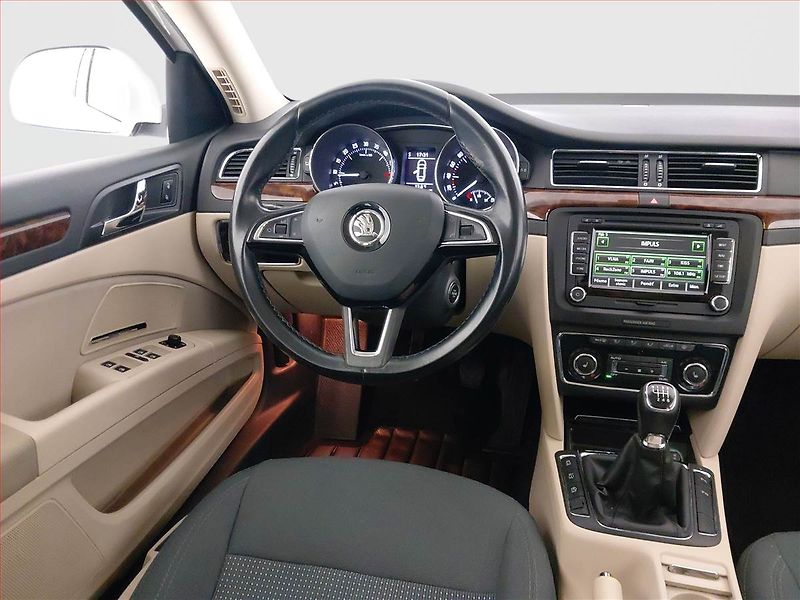 Škoda Superb (2015) Elegance 2.0 TDI, Tempomat - fotka 7 z 26