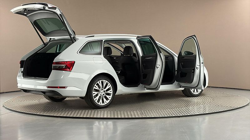Škoda Superb 2.0 TDI DSG 4x4 Style Combi - fotka 6 z 30