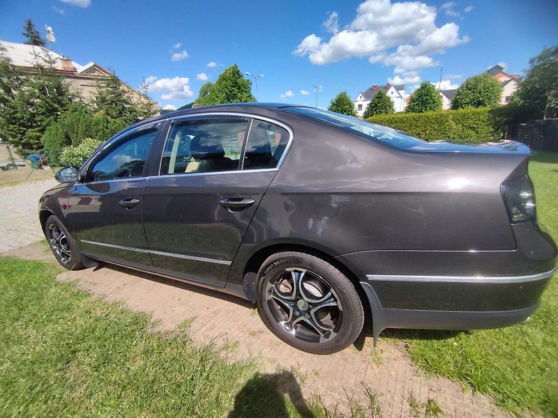 Volkswagen Passat (2005) - fotka 19 z 23