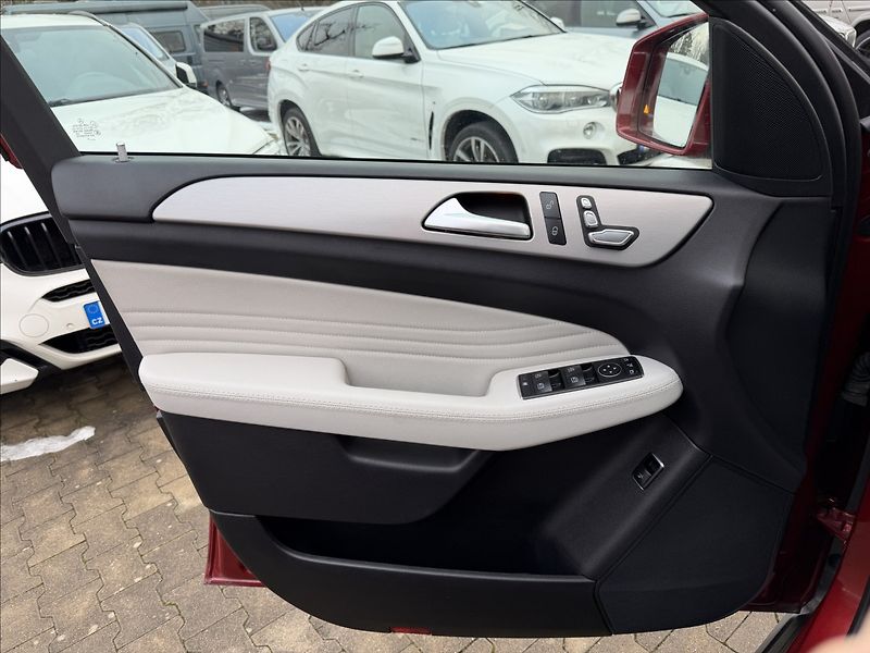 Mercedes-Benz GLE 350d Coupe 4Matic - fotka 24 z 31