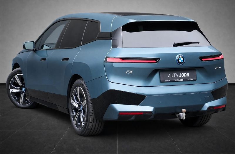 BMW iX 40, SoH 96,8%, SkyLounge,Tažné - fotka 4 z 37