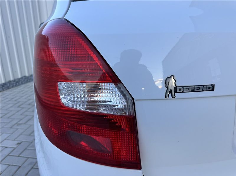Škoda Fabia 1,4 i 16V tažné DPH 1.maj. ČR - fotka 15 z 45