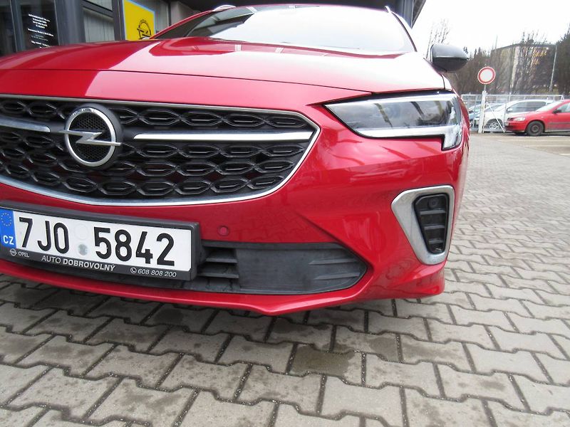 Opel Insignia GSi Sports Tourer F 2.0 SHT & - fotka 39 z 49