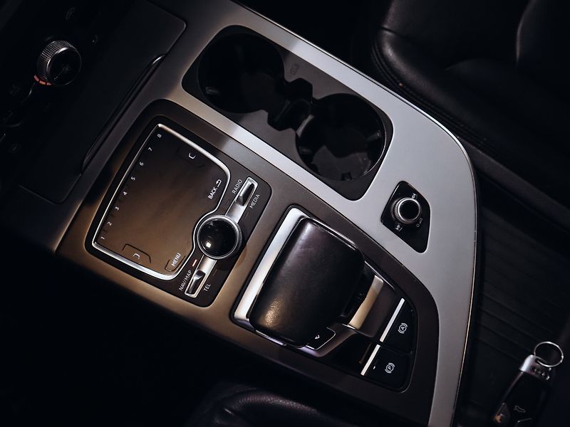 Audi Q7 3.0TDI, Quattro S-line 200kw - fotka 18 z 32