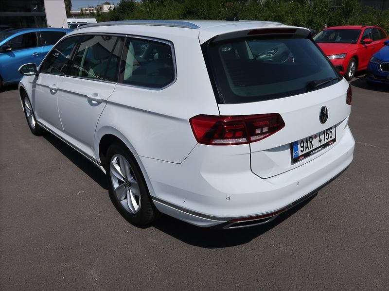 Volkswagen Passat 2,0 TDi,110kW,1majČR,Elegance - fotka 4 z 24