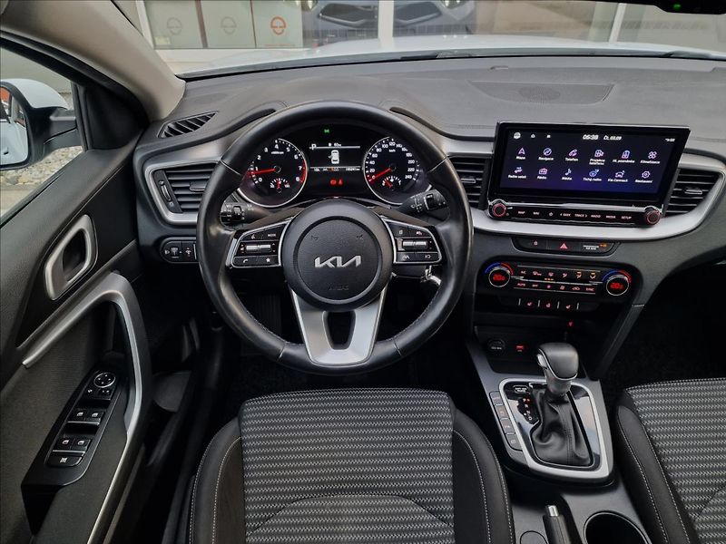 Kia Ceed 1.5 T-GDI 118kW TOP SW,1.Maj. - fotka 12 z 50