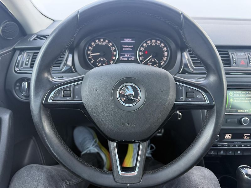 Škoda Rapid (2014) 1.6 TDI DSG Style ser. knížka - fotka 19 z 25