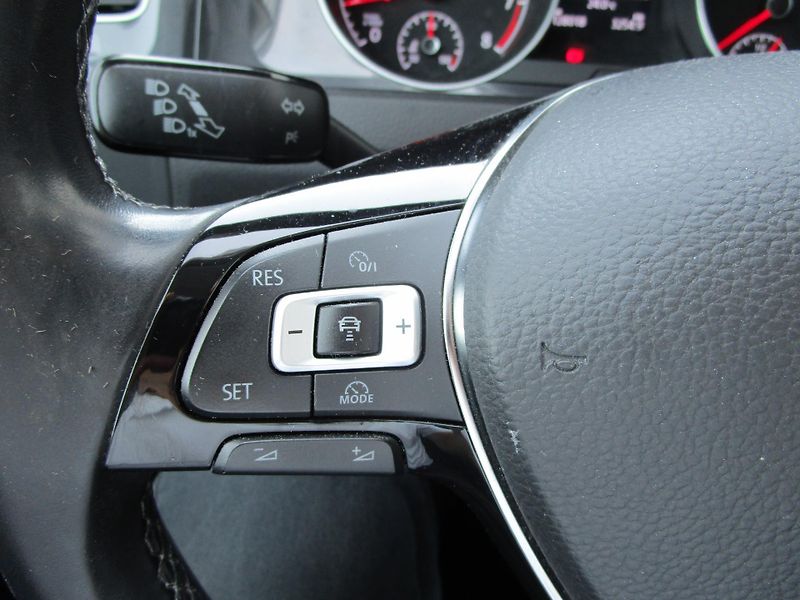Volkswagen Golf 1.4TSI Maraton edition - fotka 16 z 22