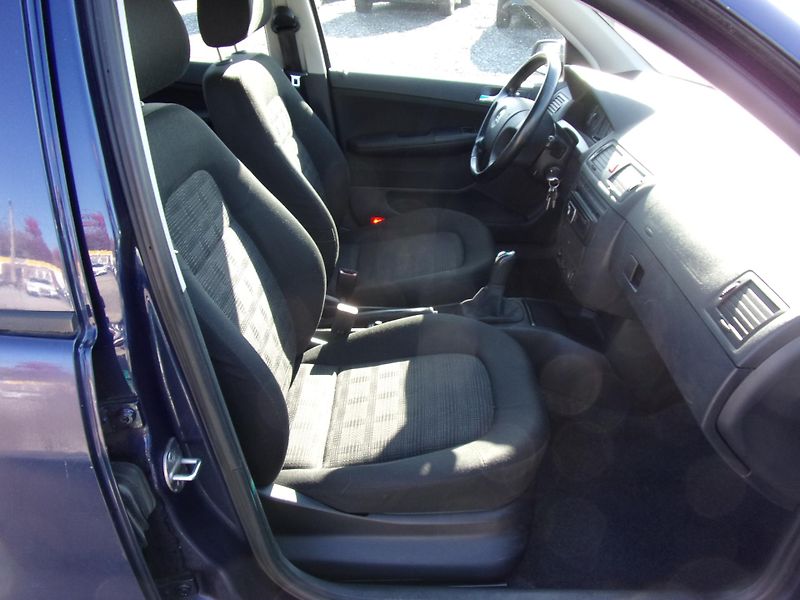 Škoda Fabia (2004) 1.2 HTP 47kW VÝBAVA KILOMETRY  - fotka 18 z 19