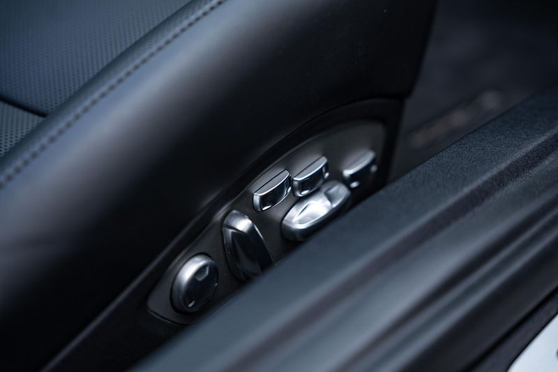 Porsche 911 (2018) 991 4 GTS Targa - fotka 31 z 38