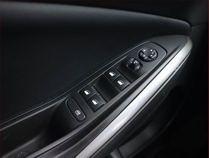 Opel Grandland X (2023) 1.2 Turbo - fotka 19 z 23