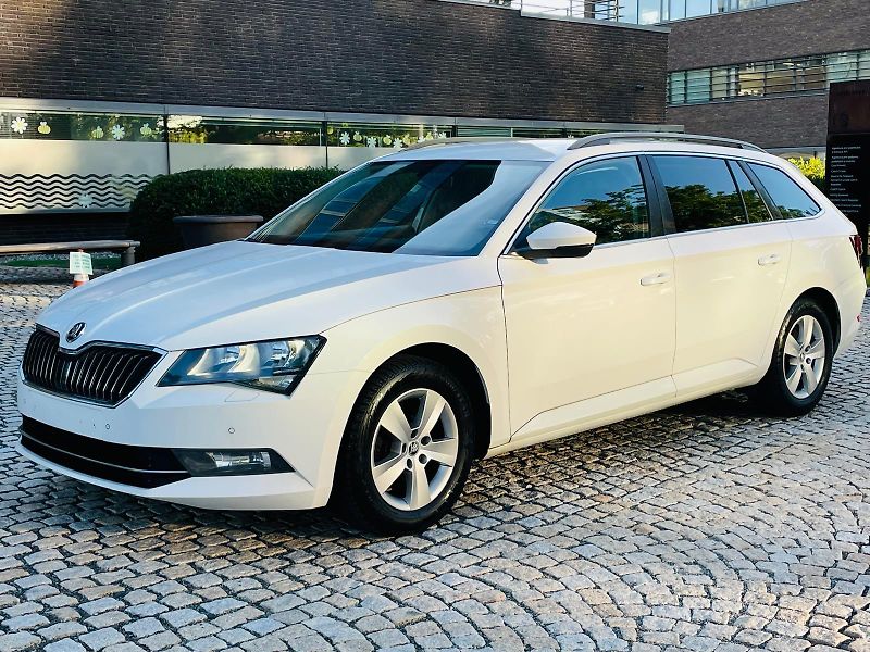 Škoda Superb 2.0TDI 1MAJITEL TAŽNÉ SERVISKA - fotka 4 z 44