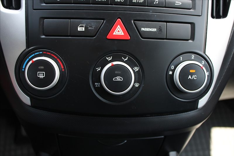 Kia Ceed 1,4 i  NOVÉ V ČR,1.MAJITEL - fotka 12 z 20