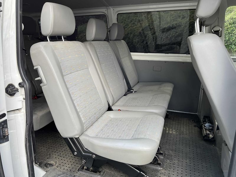 Volkswagen Transporter T5 facelift LONG 2.0 TDi 8MÍST - fotka 9 z 18