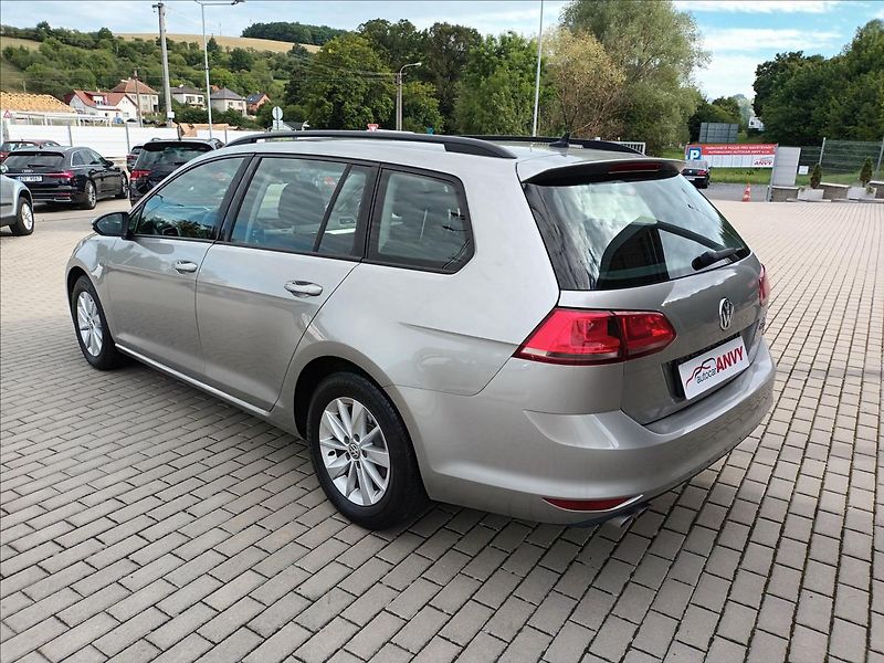 Volkswagen Golf 1,6 TDI,81KW,4X4,NAVI,SERVISKA - fotka 8 z 49