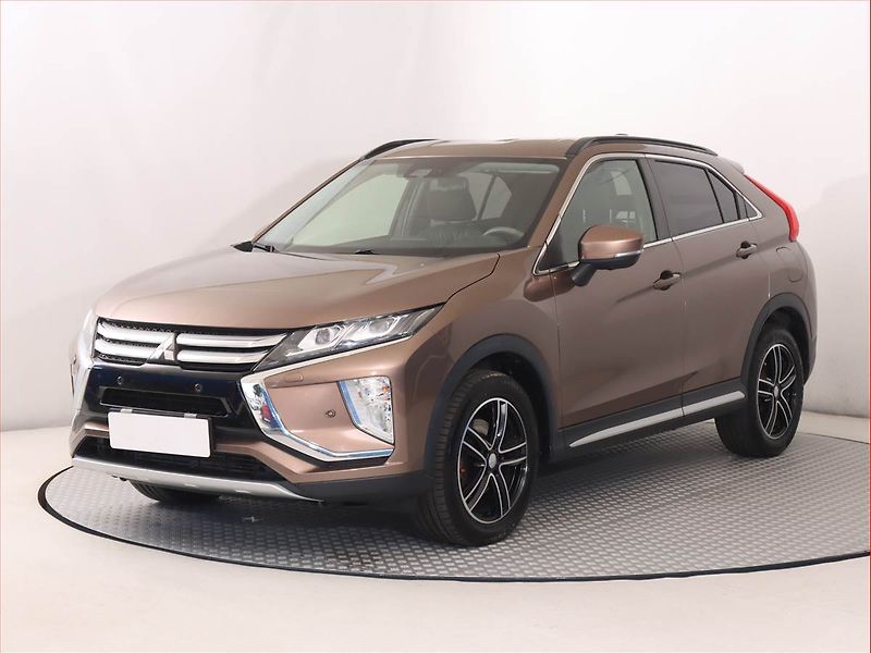 Mitsubishi Eclipse Cross (2019) 1.5 T-MIVEC, Serv.kniha - fotka 2 z 19