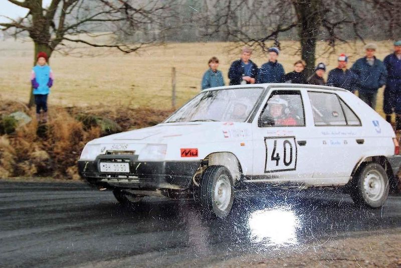 Auto hodně 