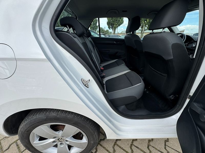 Škoda Fabia (2015) 1,2 TSI 66 KW 2 MAJ. STK - fotka 35 z 44