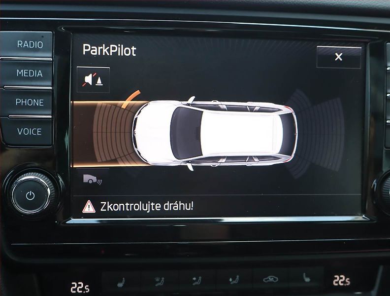 Škoda Octavia (2016) 2.0 TDI, Kůže, Navi, Bi-Xenony - fotka 22 z 27