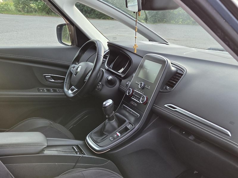 Renault Grand Scénic (2019) - fotka 5 z 13
