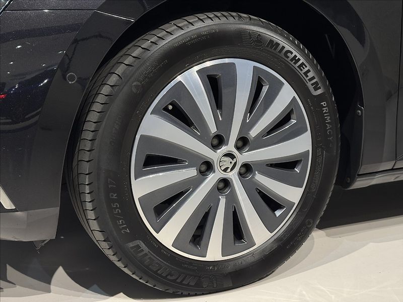 Škoda Superb 1,4 TSi  DSG iV Style Virtual - fotka 6 z 50