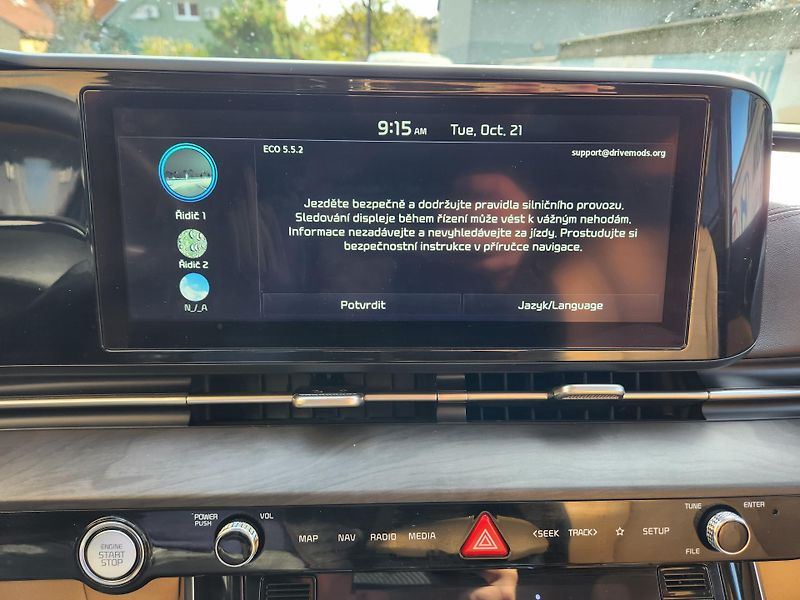Kia Carnival 2.2-9míst-REZERVACE - fotka 34 z 38
