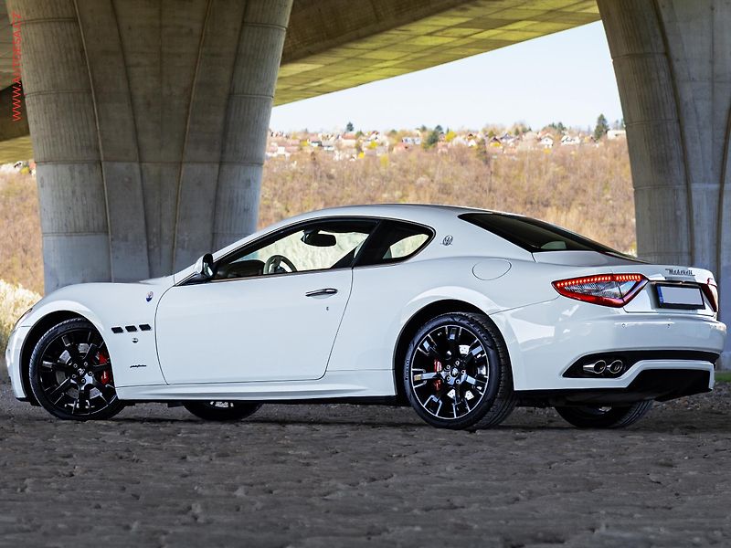 Maserati GranTurismo (2010) 4.7 V8 S Automatic, ČR - fotka 5 z 22