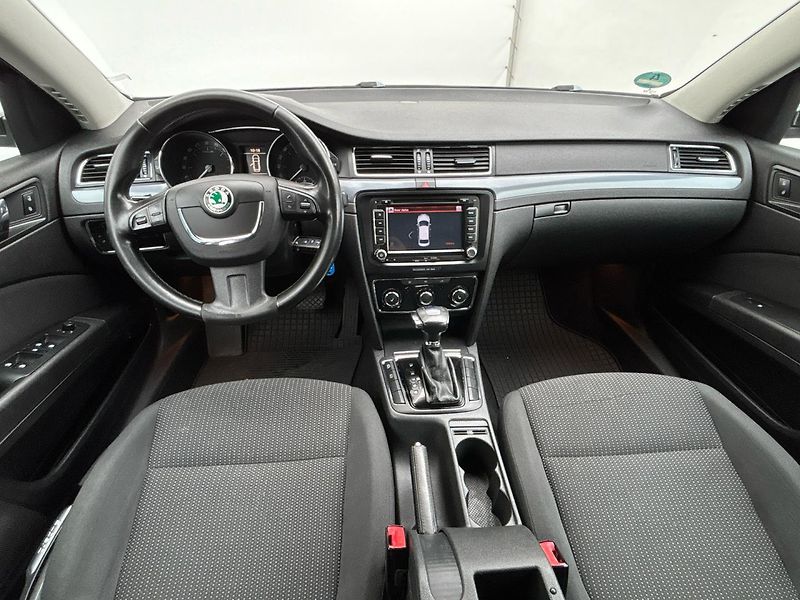 Škoda Superb DSG - fotka 5 z 25