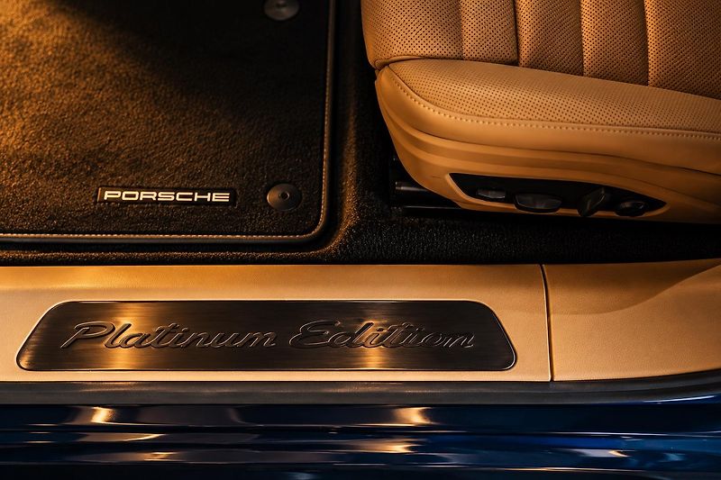 Porsche Panamera (2023) ST-ACC-BOSE-SoftCl-PDLS-R21 - fotka 12 z 15