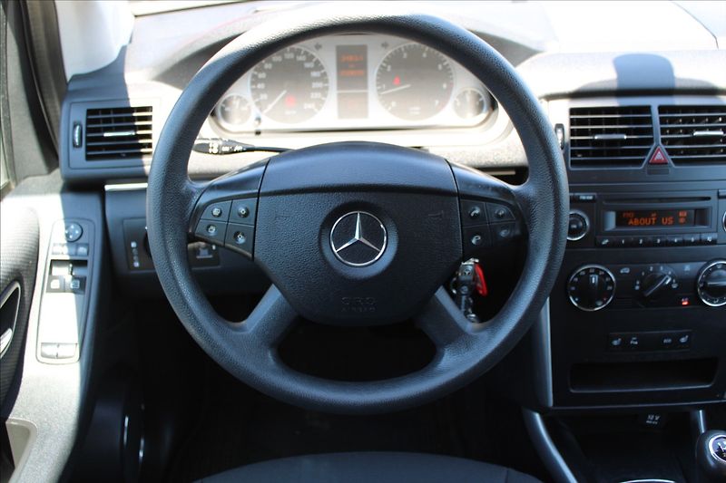 Mercedes-Benz Třídy B 1,7 180  TEMPOMAT,VÝHŘEVY - fotka 10 z 21