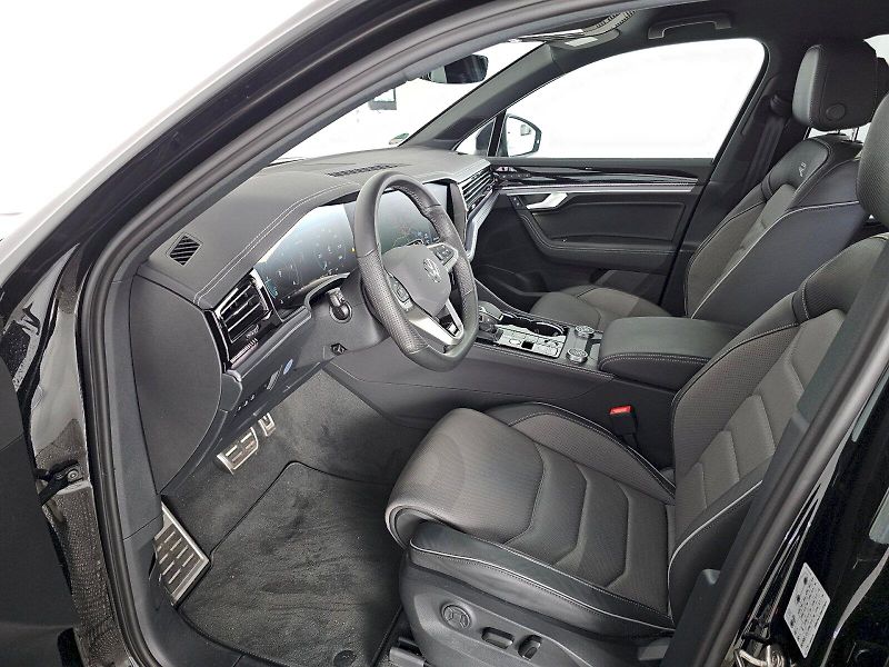 Volkswagen Touareg (2026) 3.0TDI 4x4 210kW R-LINE - fotka 6 z 35