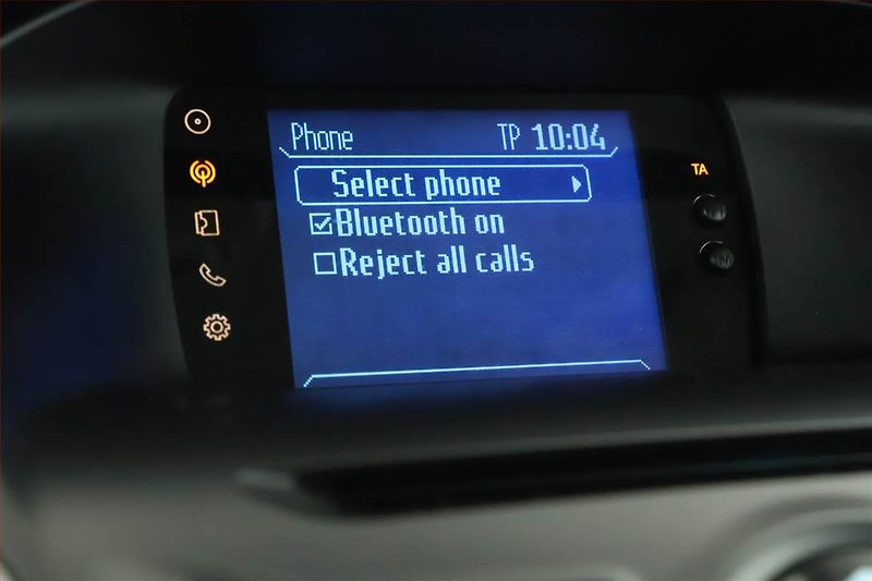 Ford Focus (2012) 1.6 TDCi, Tempomat - fotka 9 z 17