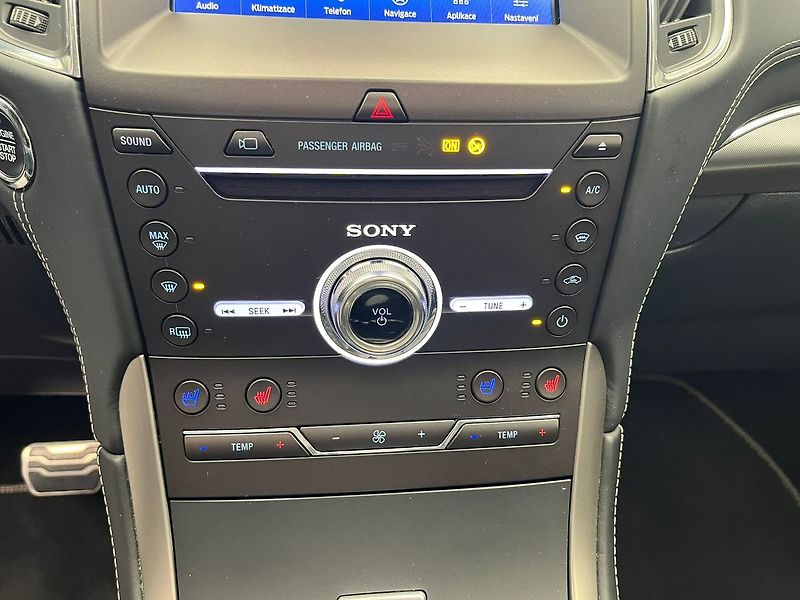 Ford S-MAX 2,5 FHEV Vignale 140KW  7 míst - fotka 32 z 57