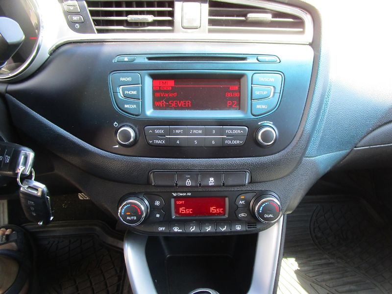 Kia Ceed 1,6-99KW-KOUPENO V ČR+NOVÁ STK - fotka 11 z 13