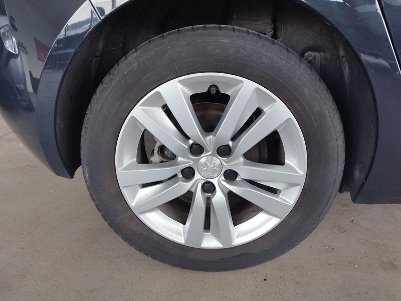 Peugeot 308 (2018) 1,2I,81KW,1.ROK ZÁRUKA,NAJ.54t - fotka 9 z 36