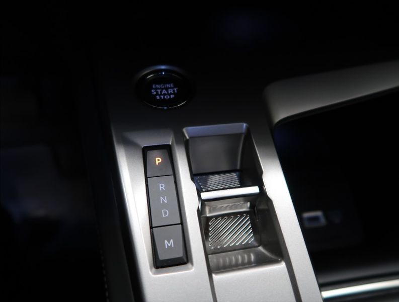 Peugeot 308 1,2 PT AT ALLURE NAVI KAMERA - fotka 27 z 29