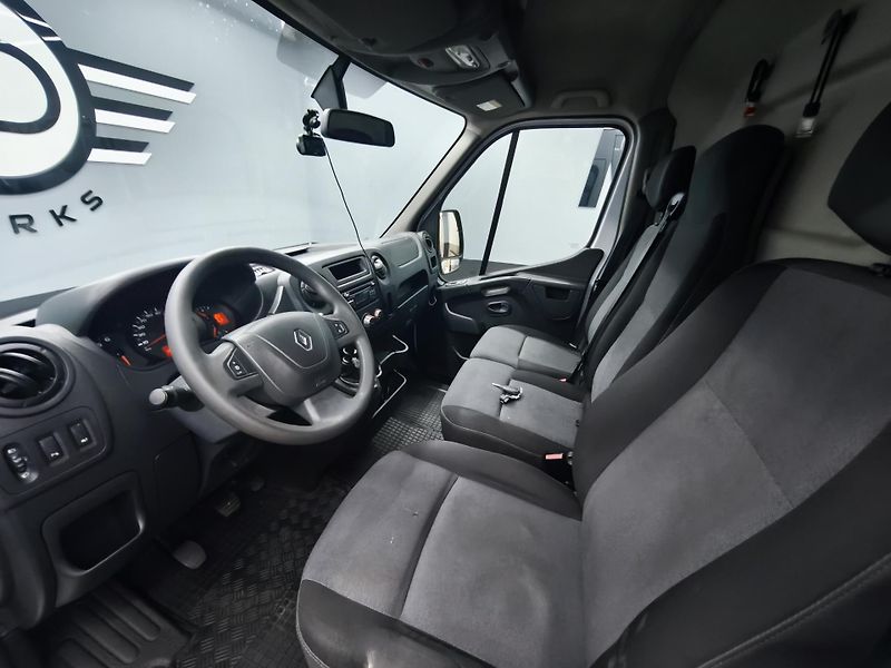 Renault Master (2019) 2.3, L3H2, klima, kamera - fotka 23 z 28