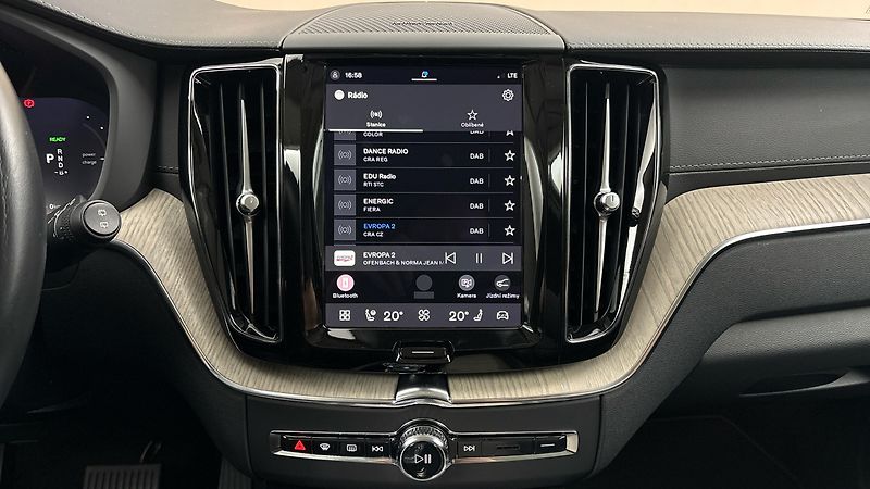 Volvo XC60 2.0 T6 AUT AWD Recharge Inscri - fotka 11 z 33