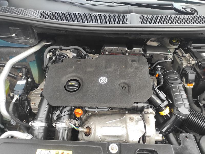 Peugeot 3008 1,5BlueHDi S&S, ALLURE, ČR - fotka 46 z 61