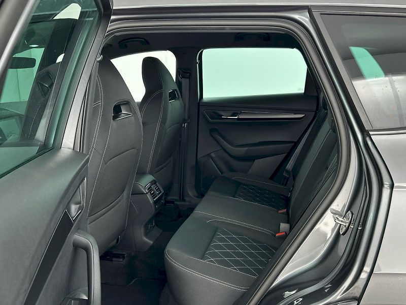 Škoda Karoq (2025) DSG 2.0TDI 110kW 4x4 SportLine - fotka 8 z 33