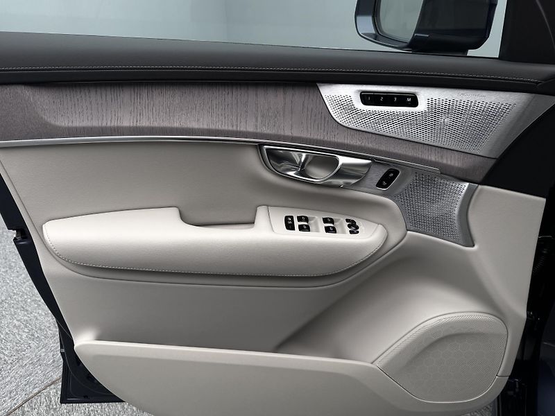 Volvo XC90 (2026) T8 AWD RECHARGE BRIGHT PLUS 7m - fotka 8 z 29