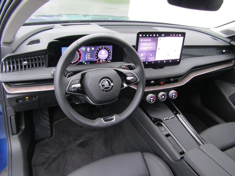 Škoda Superb IV Combi 4x4 L&K 2.0 TDI /142k - fotka 5 z 30