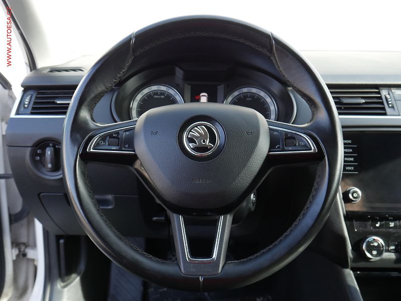 Škoda Octavia (2017) 1.6 TDi, ČR, Style, LED - fotka 17 z 19
