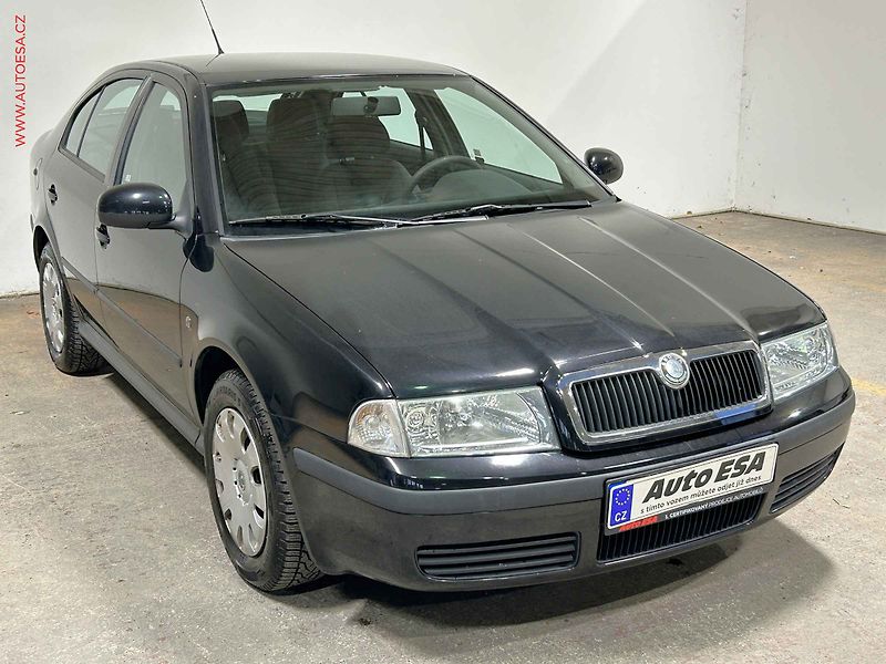 Škoda Octavia (2010) 1.6 MPi, ČR, Tour, AC - fotografie inzerátu