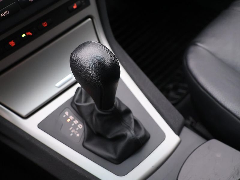 BMW X3 3,0 d 150kW Aut. 4x4 Xenon - fotka 23 z 32