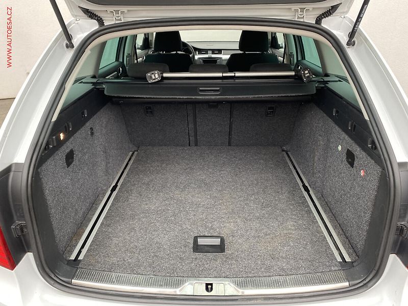 Škoda Superb (2015) 2.0 TDi, Ambition, DSG, navi - fotka 7 z 19