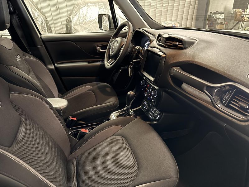 Jeep Renegade (2022) T4 PHEV,4X4, DOJEZD 50KM - fotka 2 z 33