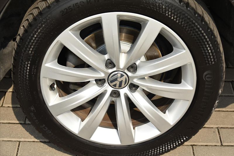 Volkswagen Sharan 1.4 TSI 110kW DSG HIGHLINE - fotka 9 z 28